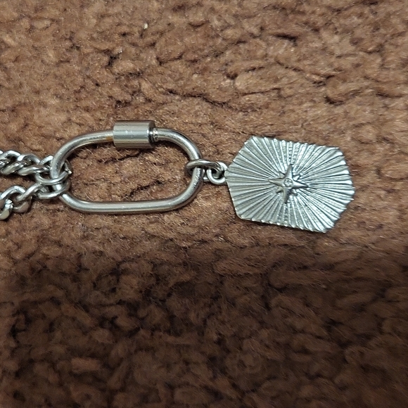 Metal Chain Necklace - Picture 2 of 4